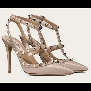 VALENTINO GARAVANI PATENT ROCKSTUD CAGED PUMP 7.5